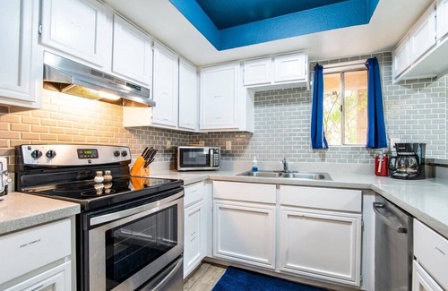 Casa Grande Condo | 44A Modern Casa Grande large 1bd w heated pool 44A