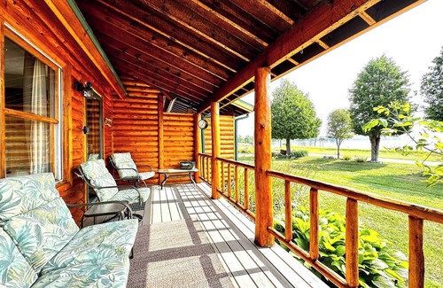 Conway House | 45' Crooked Lake Frontage