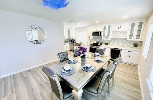 La Habra House | 45% OFF 4B/2B Close Disneyland, Knott's, Colleges, Beaches & Shops