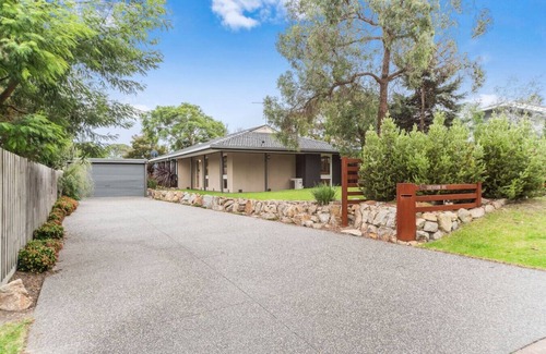 Rosebud Apartment | 45 Sherwood Ave · Sherwood Retreat
