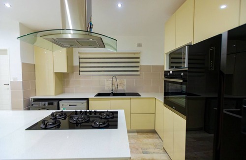 Bulawayo House | 456 Hopeville Escape - Spacious three-bedroomed home with modern finishings!