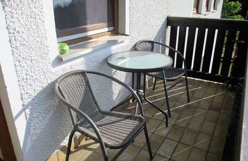 Weissenstadt Apartment | 45qm-große Ferienwohnung im 2. Stock mit großem Balkon