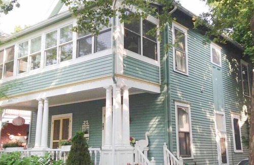 Chautauqua House | 46 Foster – Charming 3BR Retreat in Historic Chautauqua!