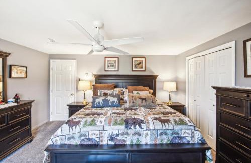 North Creek House | 46er 15E - Stylish & Comfortable Mountain Retreat