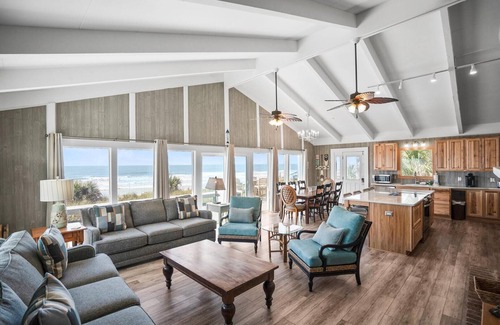 Saint Helena Island House | 470 Tarpon Blvd