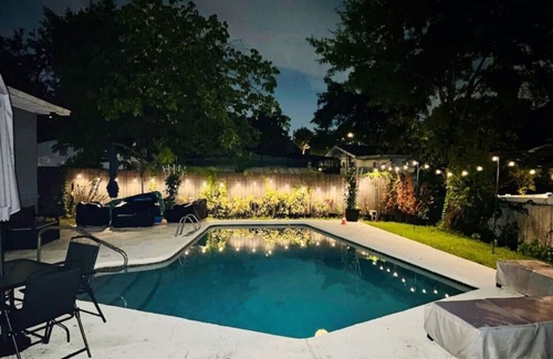 South Seminole Heights House | 481)Centrally located - Amazing Pool- Visit Tampa!