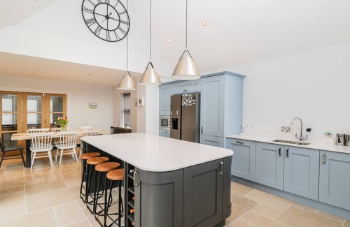 Swanage House | 49 ULWELL ROAD, pet friendly, luxury holiday cottage in Swanage