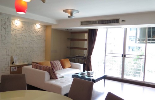 Khlong Toei Nuea Apartment | 4B - 2 Bedroom Downtown Apartment with shared Pool