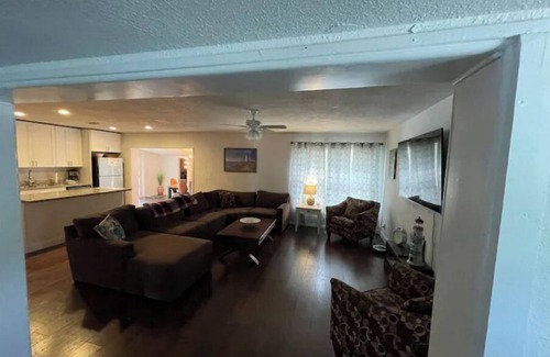 Central Fort Lauderdale House | 4b/2b Classic Fort Lauderdale mid century home!