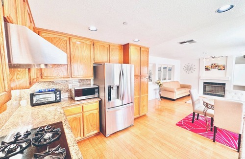Union City House | 4b/3b Union City Home Free WiFi Easy Access to Palo Alto, Silicon Valley