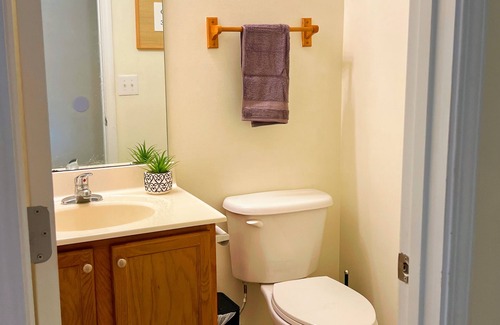 Greer House | 4B3B Comfortable & Peaceful Haven Extended Stays