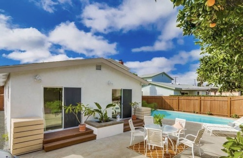 Clairemont Mesa House | 4bd/2ba w/Pool, Outdoor Shower, & Citrus Trees