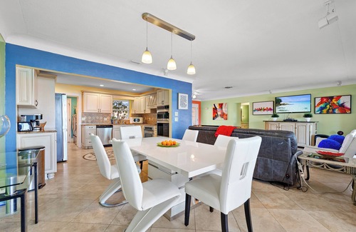 North Redington Beach House | 4bd 2ba Waterfront House with Pool, Hot Tub & Boat!