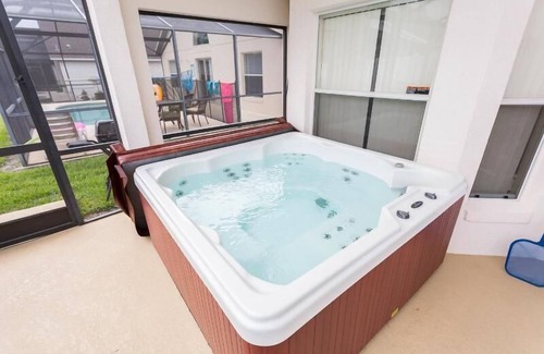 Cumbrian Lakes Villa | 4BD/3B,EXECUTIVE VILLA WITH SPA,MUST SEE,10 MIN FROM DISNEY