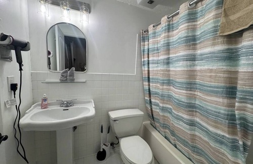 Norcross House | 4BD 3Bath Modern City Escape