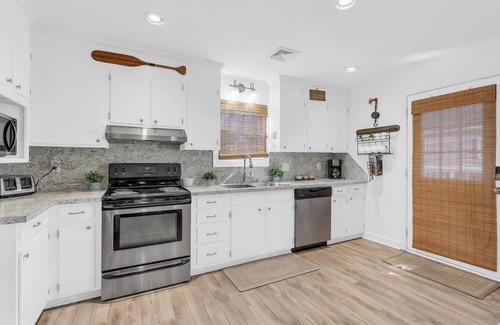 Cherry Grove Beach House | 4BD Charming Beach Home-Pet Friendly-Cherry Grove
