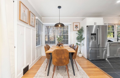 Downtown House | 4BD Cozy Urban Escape 5 Mins to DWTN & WakeMed. Movie Room and Arcade Game!