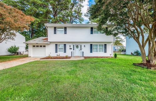 Hampton House | 4BD home with gameroom and pool, close to Langley & PTC!