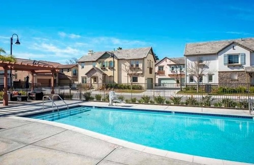 Oxnard Apartment | 4BD Oxnard Villa: Long Term, Short Term Available