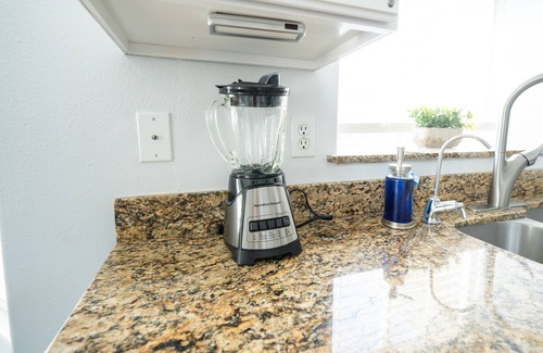 West Jordan House | 4bd room - king - lux - fast WiFi