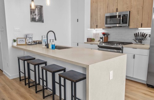 OST - South Union House | 4BD Urban Retreat Prime Location Gym Parking