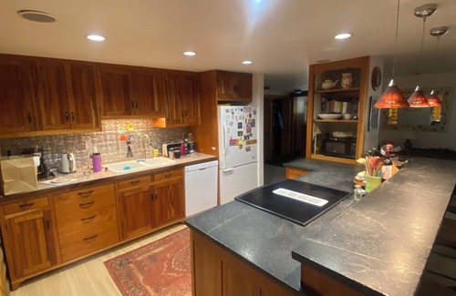 Moose Wilson Road House | 4bdrm 3ba Ski House sleeps 8 comfortably. On the Village Road to JHMR.