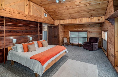 Gordonville House | 4Bdrm w/ Pool Table Fish & Swim at House Texoma