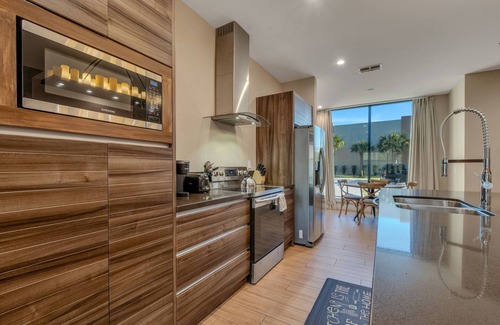 Bay Lake House | 4BED/4.5BATH 5 Min Away From Disney World