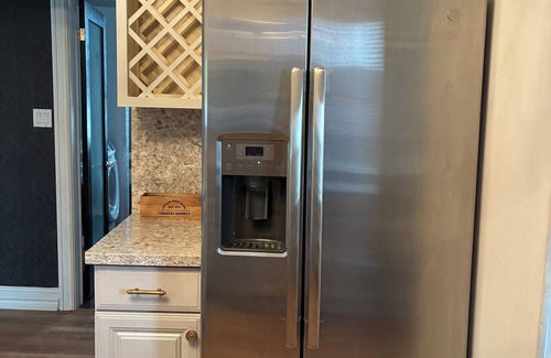 Timiskaming District House | 4Bed Downtown Gem,Modern Comfort, Fireplace,Huge Backyard,Step to Lake broadwalk