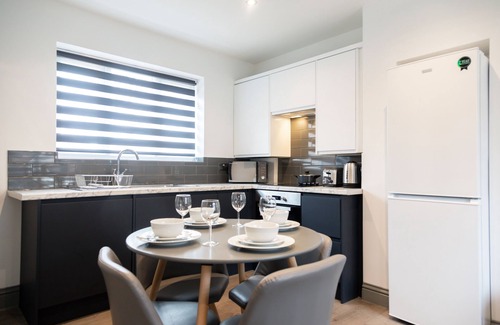 Ashford House | 4Bed-Sleeps6-PrivateGarden-PetFriendly
