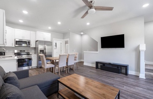 Nashboro Village House | 4Beds + Safe & Quiet! 10min Airport & 15toDowntown!