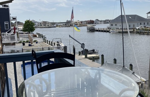 Osbornsville House | 4BR, 2.5 BA Private WATERFRONT home with in law suite. Great for large families