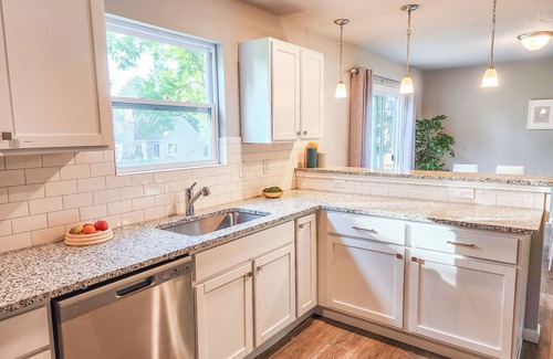 Marshall House | 4BR/2.5BA Newly Built Luxury, Close to The Down Town