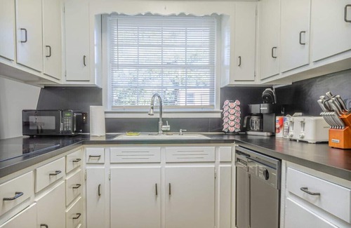 Fortson House | 4BR 2200sqft Foosball Game Room Near Ft Moore