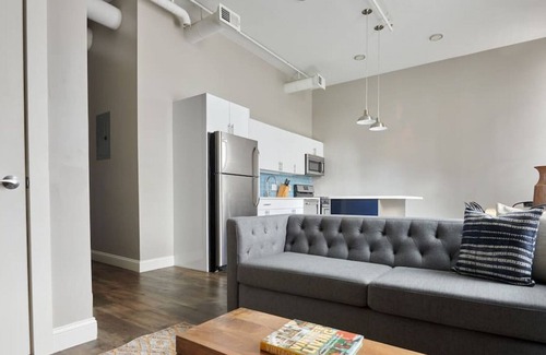 Downtown Boston Apartment | 4br/2ba | 200mbps Internet | Luxury Keyless Entry