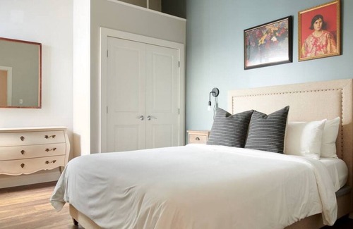 Downtown Boston Apartment | 4br/2ba | 200mbps Internet | Luxury Keyless Entry