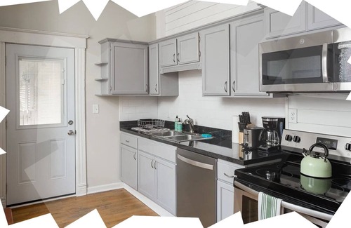 Cherokee Triangle Apartment | 4BR/2BA Charming Louisville Getaway!