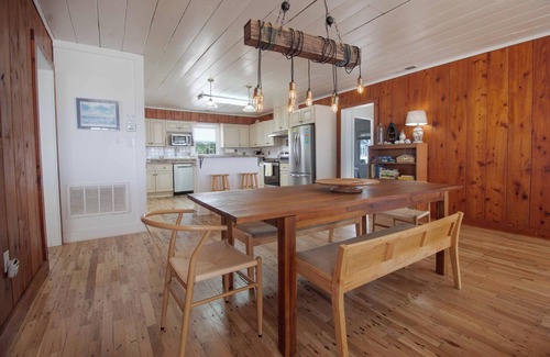 Edisto Island House | 4BR 2BA Oceanfront/Classic Beach Bungalow ~ Barefoot Bungalow