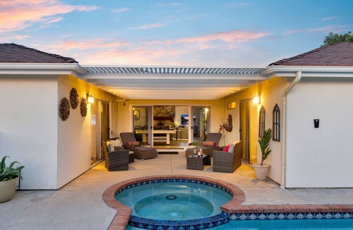 Thousand Oaks House | 4BR, 2Ba, View, Jacuzzi, Pool Table, Ping Pong, Smart TVs