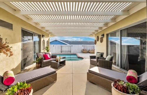 Thousand Oaks House | 4BR, 2Ba, View, Jacuzzi, Pool Table, Ping Pong, Smart TVs
