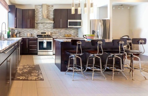 Central West End House | 4BR/3.5BA CWE Location|Rooftop Deck /ABODEbucks