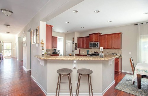Durham House | 4BR/3BA, 3600 SF, Luxury Home in RTP - 10 Mins to RDU and Near Duke and UNC