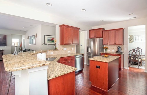 Durham House | 4BR/3BA, 3600 SF, Luxury Home in RTP - 10 Mins to RDU and Near Duke and UNC