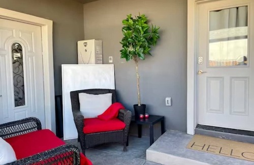 Southeastern Sacramento House | 4BR/3BA ART House + Studio near the breweries