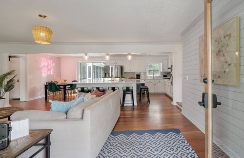 Isle of Palms House | 4BR/3BA Home, Walk to Beach, Sleeps 10! Fire Pit & Yard Games, Free Pack-n-Play!