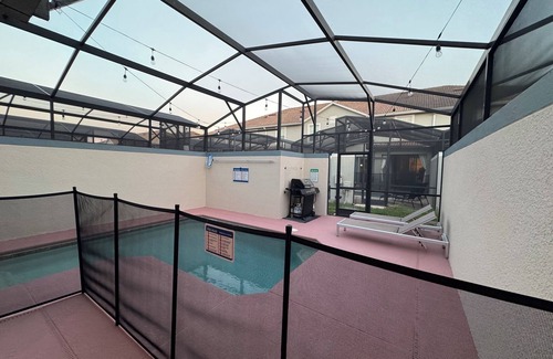 Kissimmee House | 4BR/3BA Townhouse w/Private Pool in Storey Lake