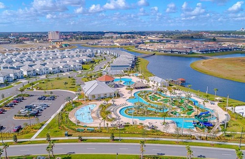 Kissimmee House | 4BR/3BA Townhouse w/Private Pool in Storey Lake