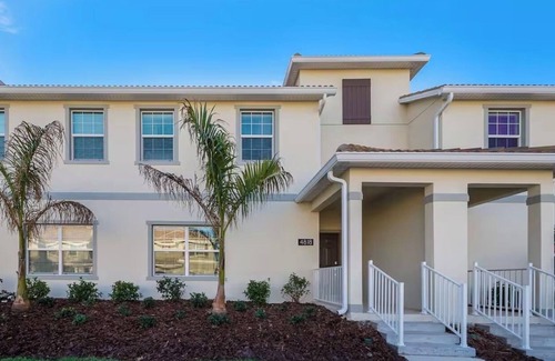 Kissimmee House | 4BR/3BA Townhouse w/Private Pool in Storey Lake