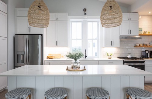 Salvo House | 4BR 3BA Waterfront Slice of Heaven! Luxury, hot tub, sunsets, fishing.