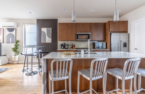 Eastlake House | 4BR | BBQ, Views, Rooftop | Eastlake | Sophari